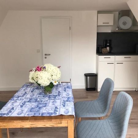 Die Graefin Auf Ruegen - Ferienappartements Parchtitz Luaran gambar