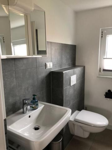 Die Graefin Auf Ruegen - Ferienappartements Parchtitz Luaran gambar