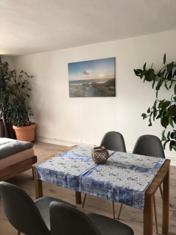Die Graefin Auf Ruegen - Ferienappartements Parchtitz Luaran gambar