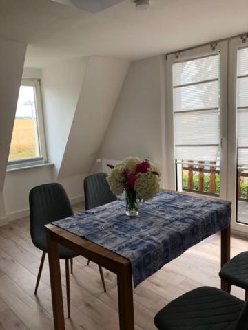 Die Graefin Auf Ruegen - Ferienappartements Parchtitz Luaran gambar