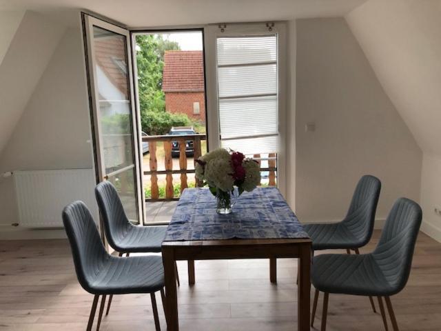 Die Graefin Auf Ruegen - Ferienappartements Parchtitz Luaran gambar